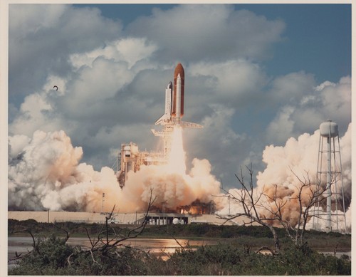 Sts shuttle discovery - sts-26,
